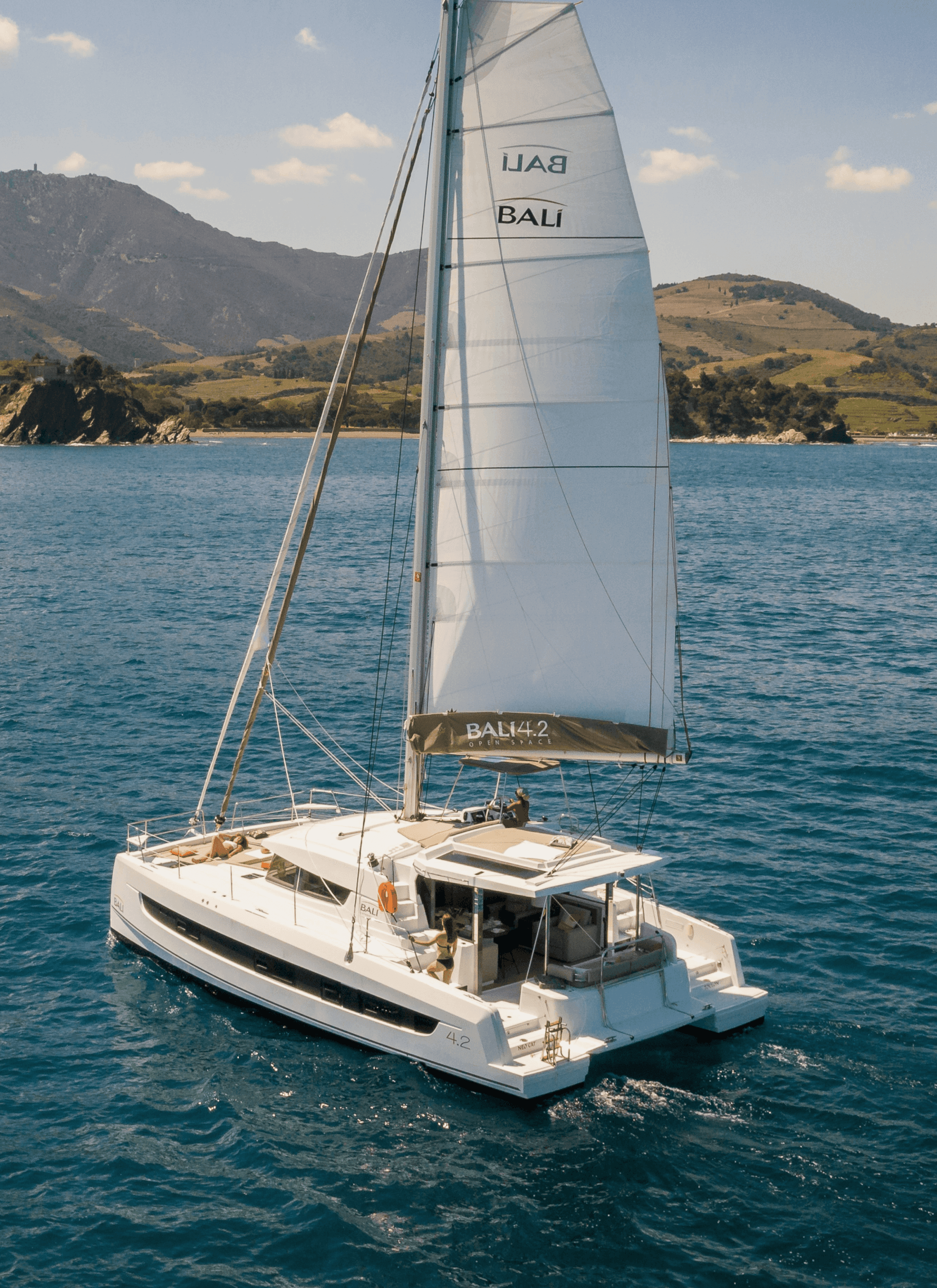BALI 4.2 under sail